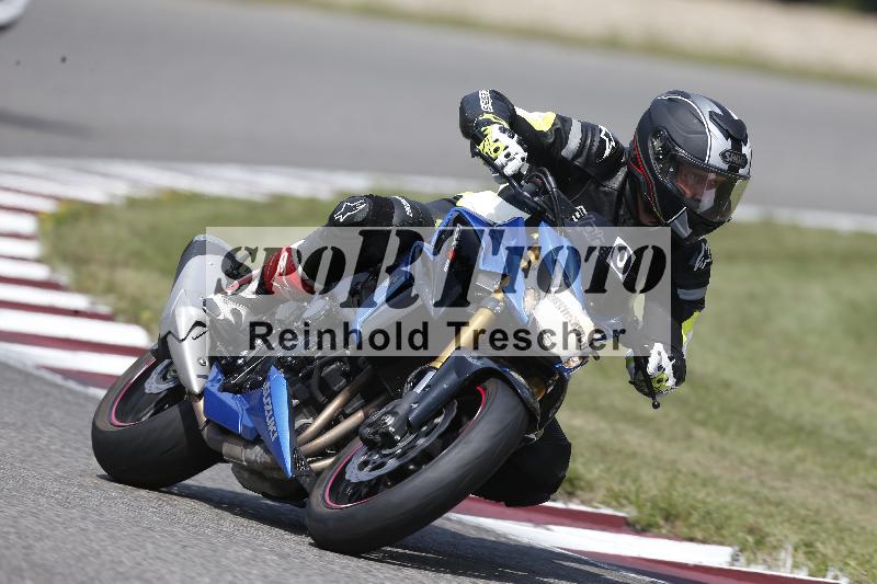 Archiv-2025/49 26.08.2025 Cornu Master School ADR/blau-bleu/0-4